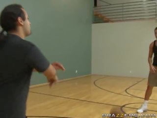 Capri cavanni fodido em basquete tribunal clipe